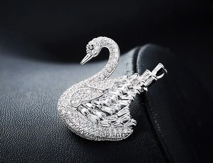 The unique swan necklace