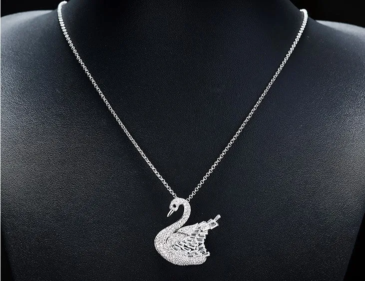 The unique swan necklace